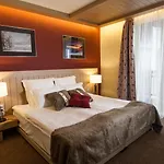 Amira Boutique Banszko