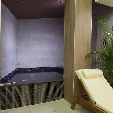 Amira Boutique מלון 5*
