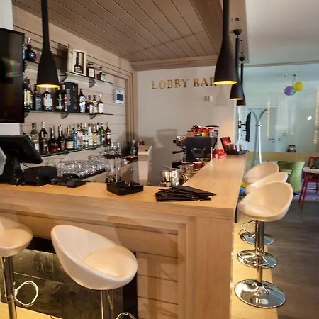 מלון Amira Boutique 5*