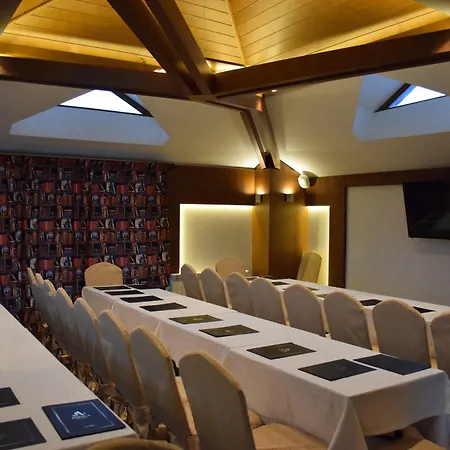 Amira Boutique 반스코