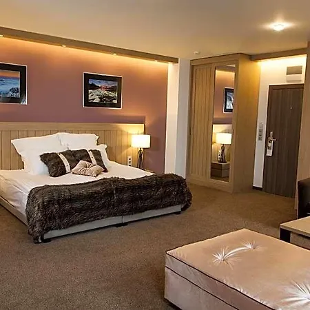 מלון Amira Boutique 5*